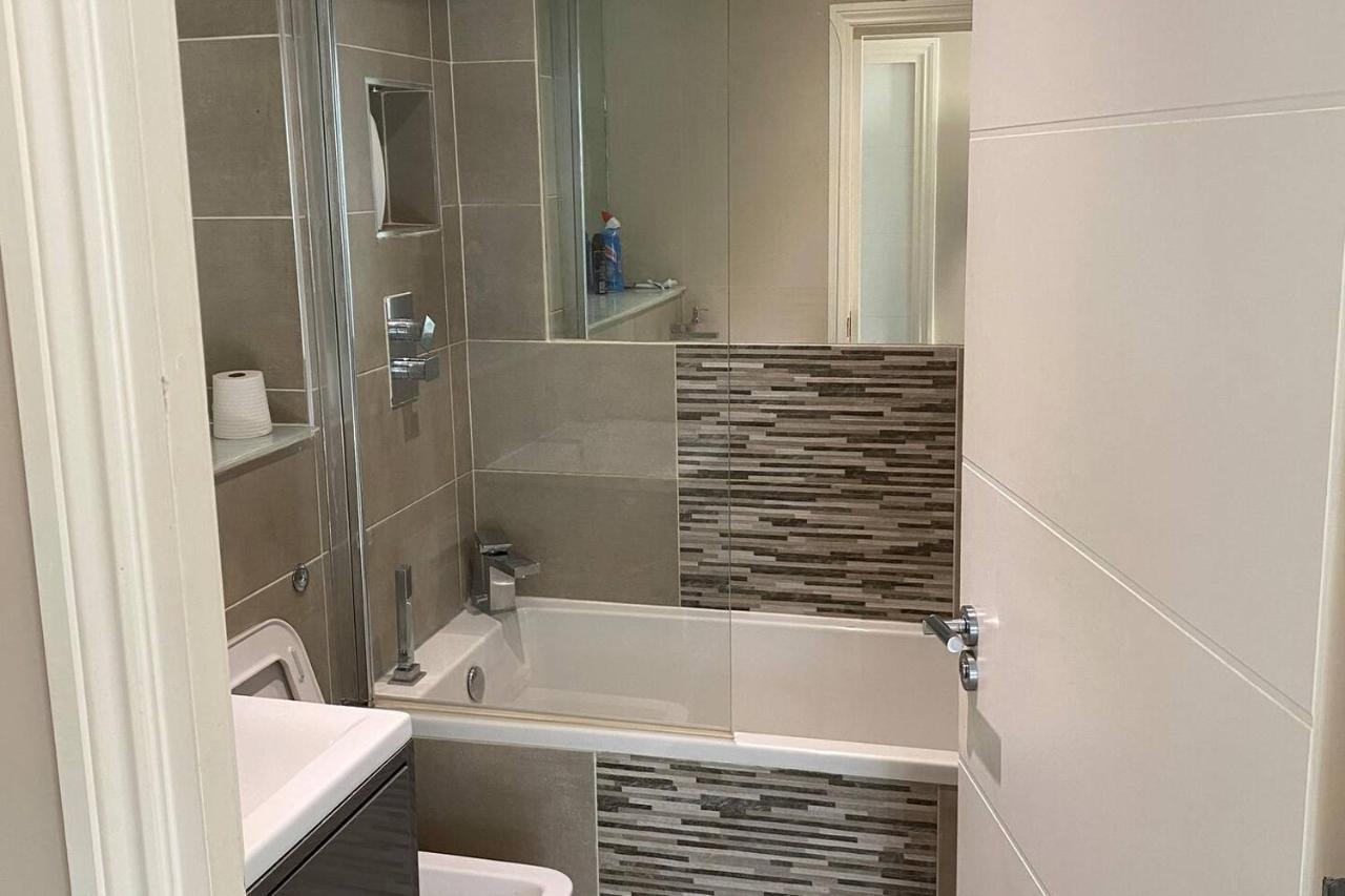 Beautiful Apartment Very Close To The Beach Brighton Екстер'єр фото