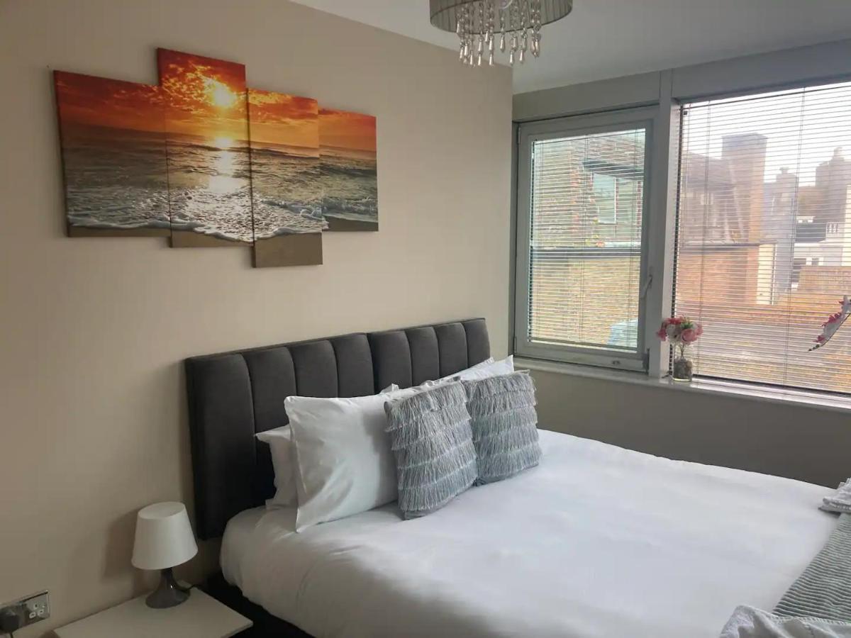 Beautiful Apartment Very Close To The Beach Brighton Екстер'єр фото